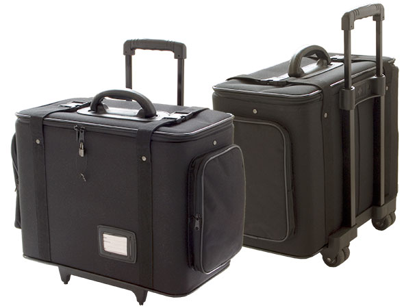 For long distance transport, the MPC-9000 includes a padded travel case